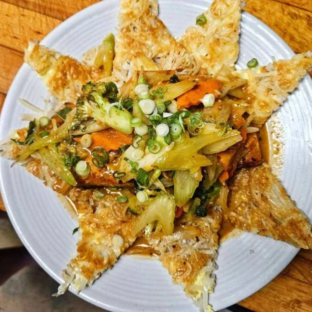 Salmon Crispy Noodle